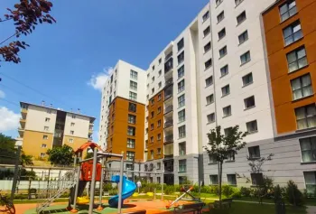 Pendik'te Marmara Denizi manzaralı geniş daireler